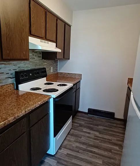 Sanlor Apartments — Photo 3