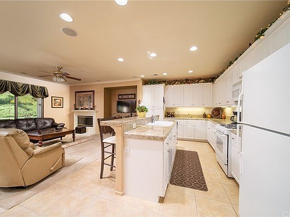 5th image of 25563 Mountain Glen Cir