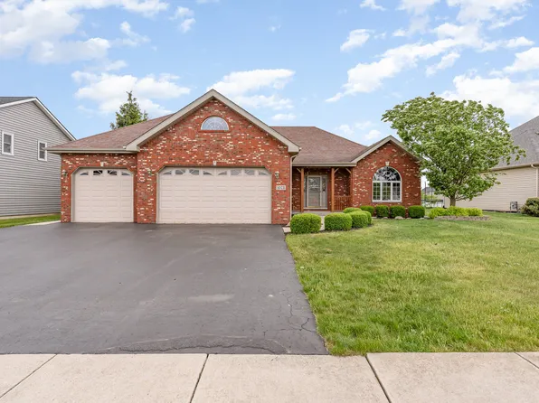 1073 Hawthorne Ave, Beecher, IL 60401