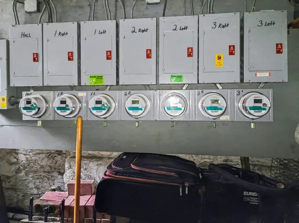 1722 Putnam Avenue image 8 of 30