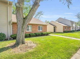 1607 Lyndhurst Dr APT D, Savoy, IL 61874