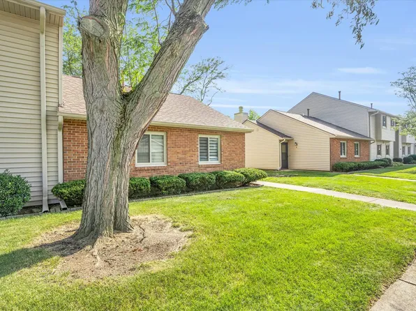 1607 Lyndhurst Dr APT D, Savoy, IL 61874