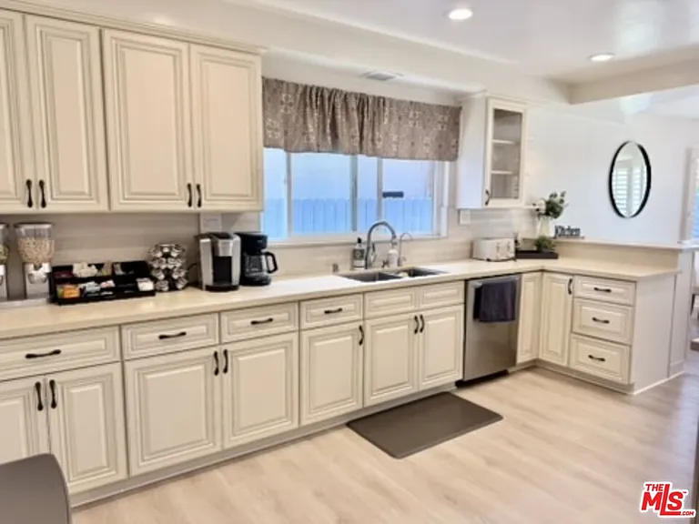 6605 S Sherbourne Dr — Photo 12