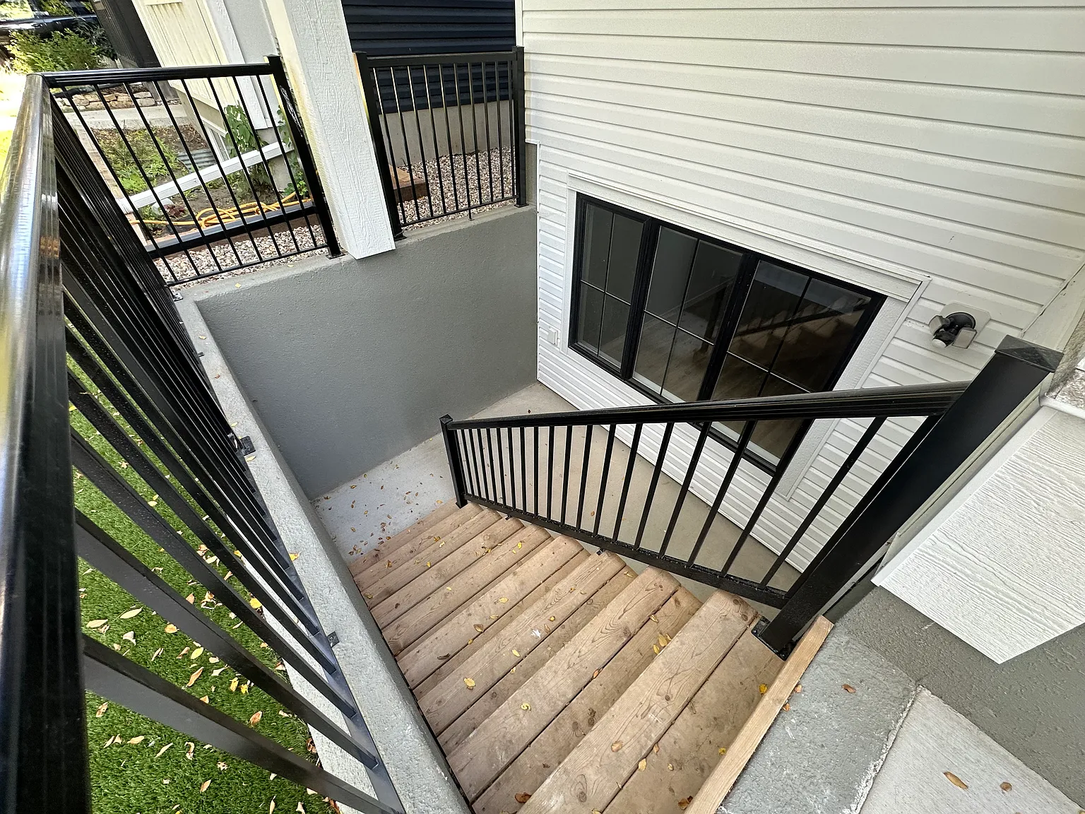 2 bed, 700 sqft, $2,200 — Photo 3