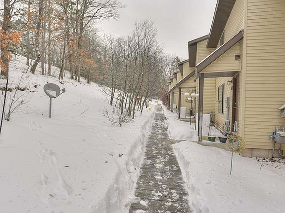 4th image of 3608 Emily Ln #28