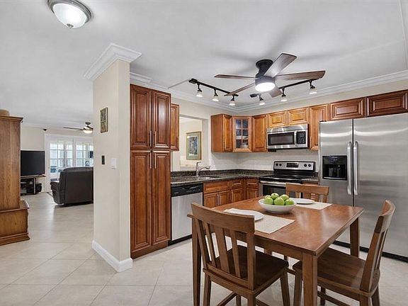 3rd image of 19000 Stewart Cir #4