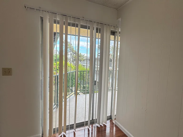 244 S El Molino Ave — Photo 37