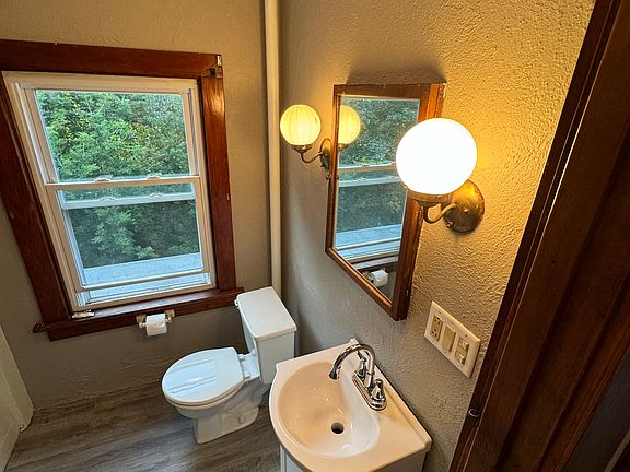 5th image of 569 Quigley Ln
