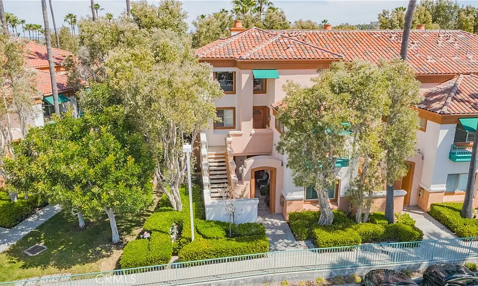 46 Villa Point Dr