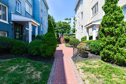 713 Brandywine St SE #B2 Photo 1