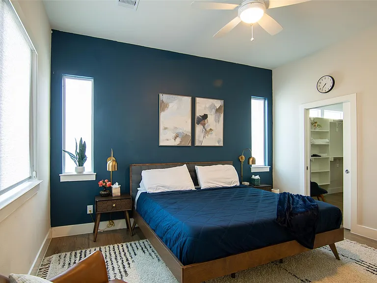 2306 Wipprecht St — Photo 24