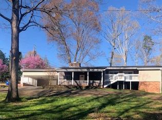 160 Valleydale Dr, Mount Airy, NC 27030
