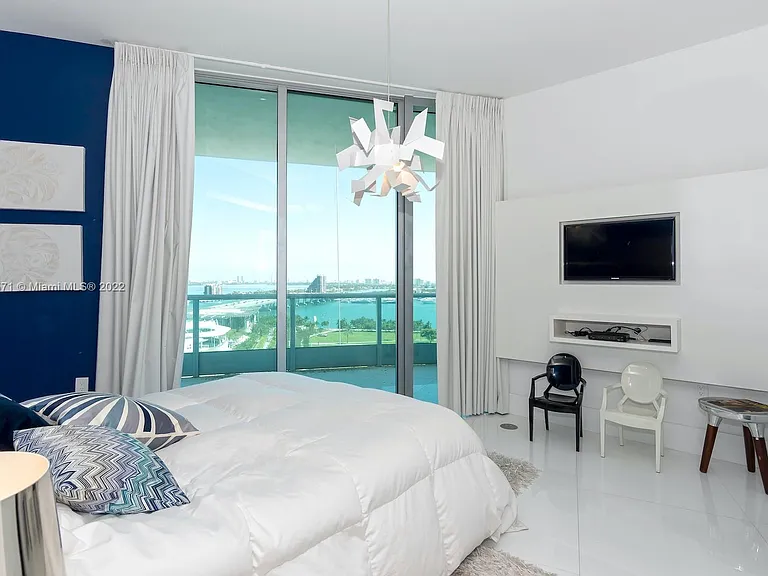 900 Biscayne Blvd #2006 — Photo 31