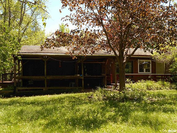 3rd image of 6 Woodland Ln