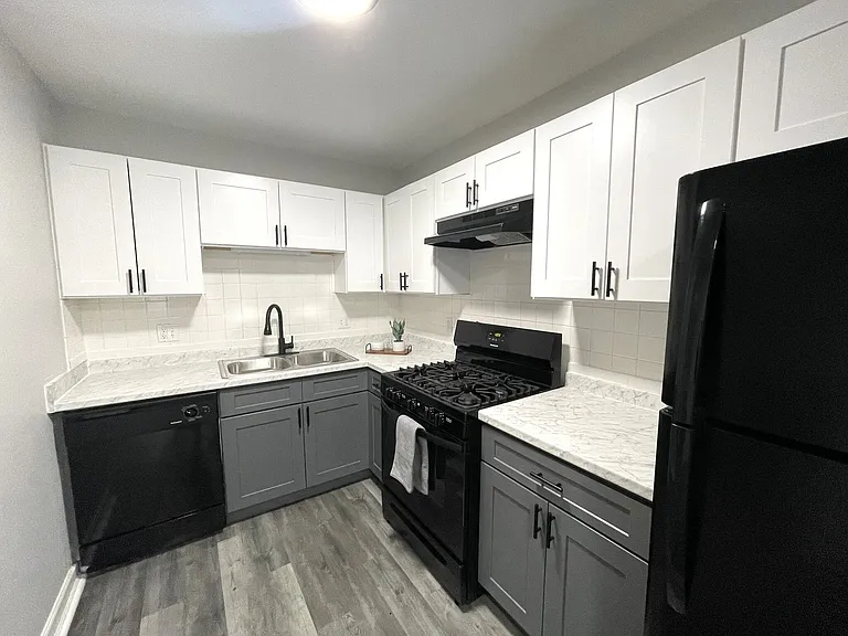 Candlelite Apartments — Photo 21