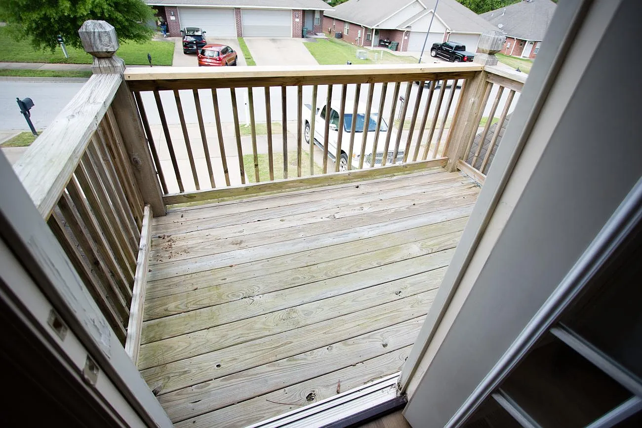 2353 W Skyler Dr — Photo 2