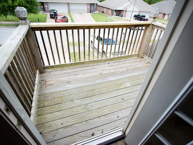 2353 W Skyler Dr — Photo 2