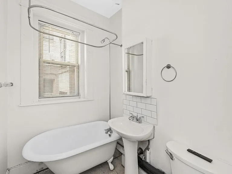 1665 Commonwealth Ave — Photo 4