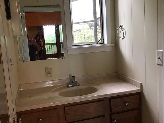 5th image of 10 Balsam Dr APT 2