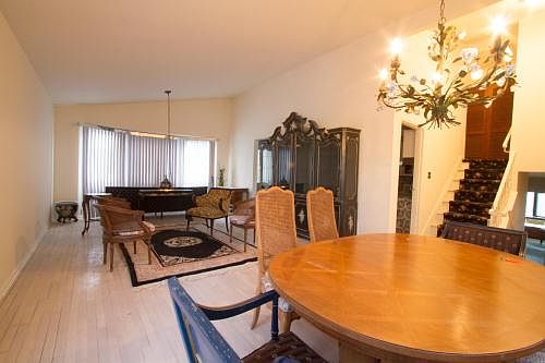 4th image of 267 Whitman Dr