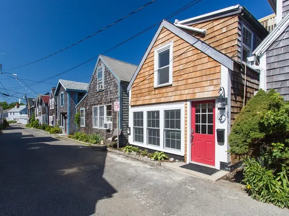 4 Middle Rd, Rockport, MA 01966