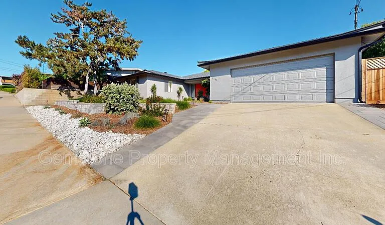 2544 Cornwall St — Photo 1