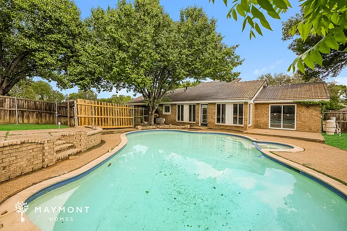 1833 Wisteria Dr — Photo 3