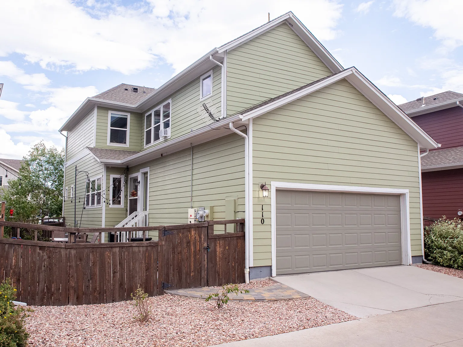 4 bed, 2400 sqft, $3,100 — Photo 3