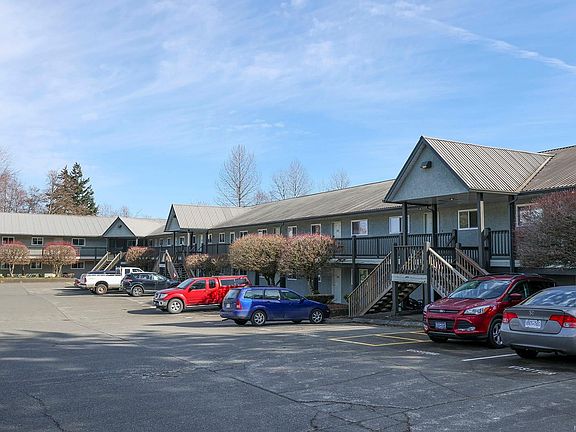 2nd image of 1540 Piercy Ave #203