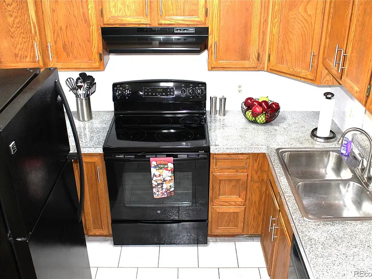10515 W Dartmouth Ave — Photo 6