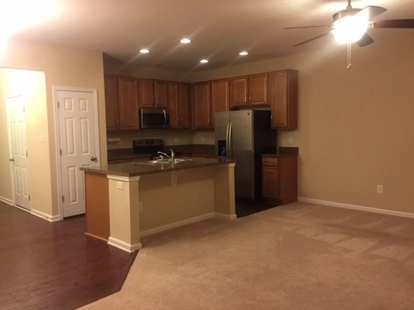 Available Now! 2 story town home in Liberty Crossing, spacious and bright — Photo 4
