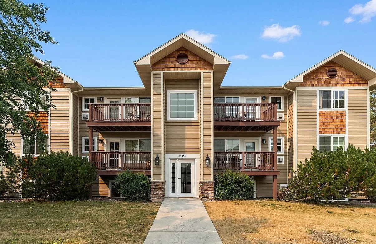 2 bed, 910 sqft, $1,650 — Photo 1