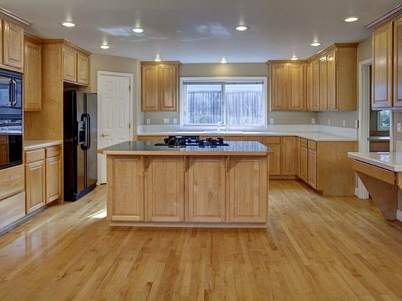 2nd image of 6010 Lakeview Dr