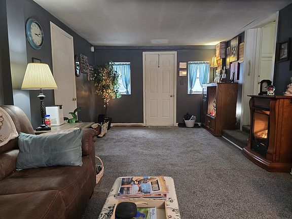 3rd image of 5766 Verta Dr NE