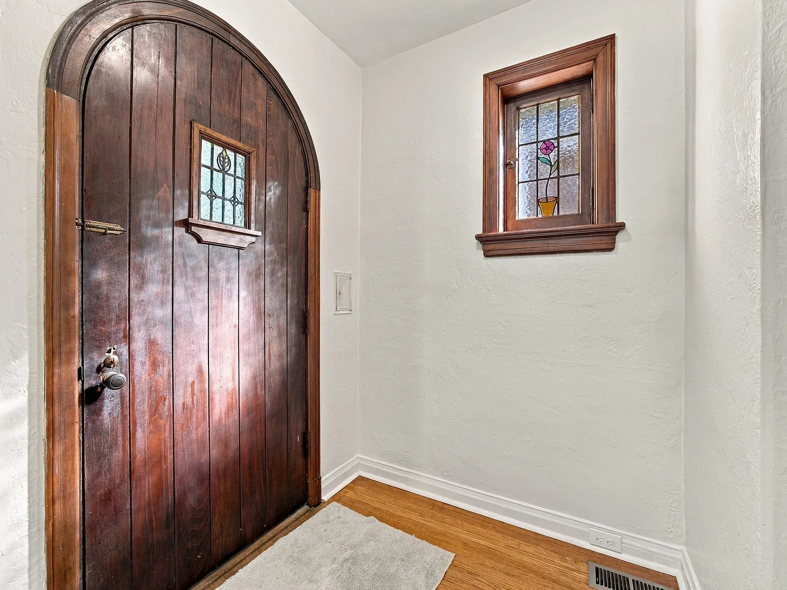 3 bed, 1152 sqft, $2,000 — Photo 2