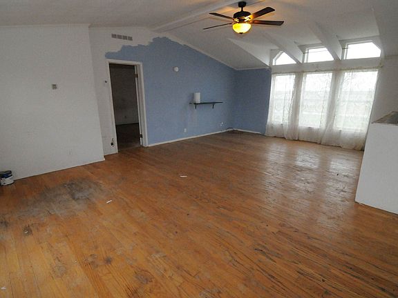 5th image of 32314 W 335th St