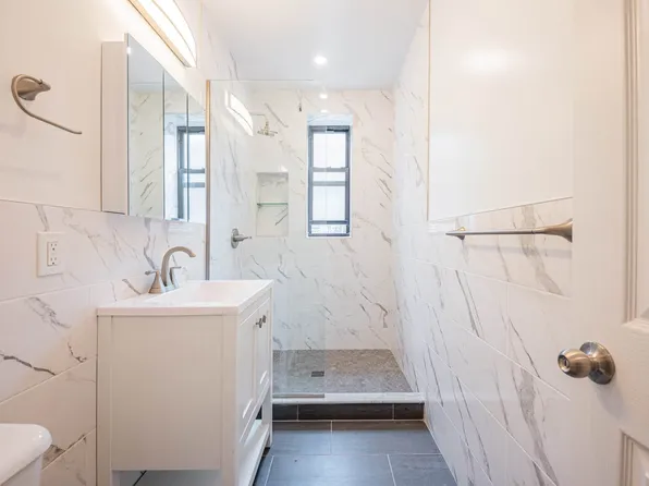 212 East Tremont Avenue image 18 of 22