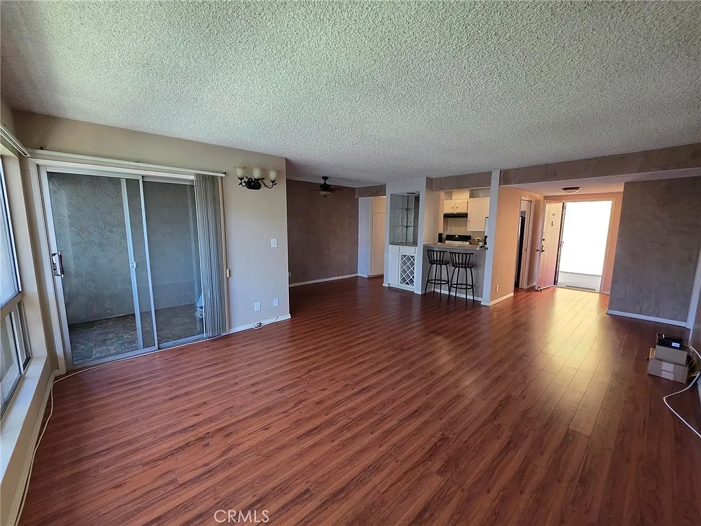 2 bed, 1074 sqft, $3,300 — Photo 1