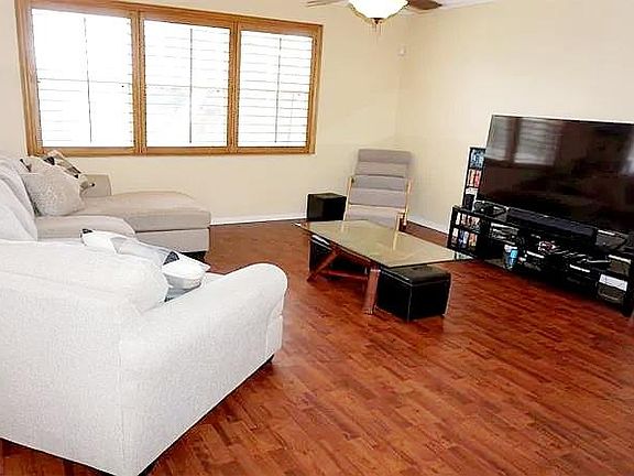 4th image of 19558 Timberbluff Dr