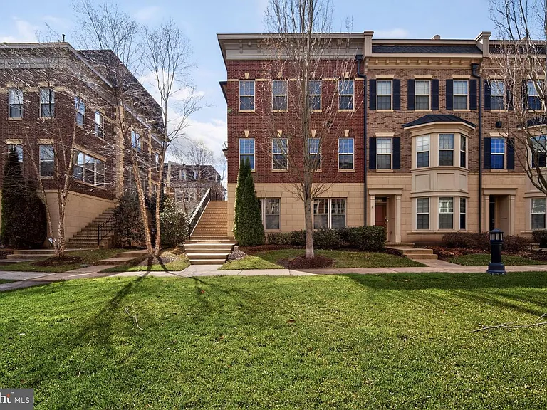 712 Sentry Sq — Photo 42