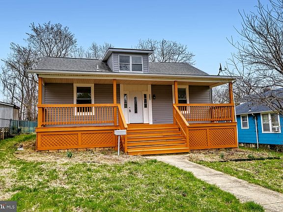 2nd image of 207 S Rock Glen Rd