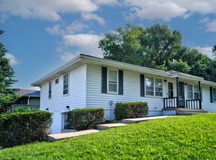 9000 Bayless Rd, Liberty, MO 64068