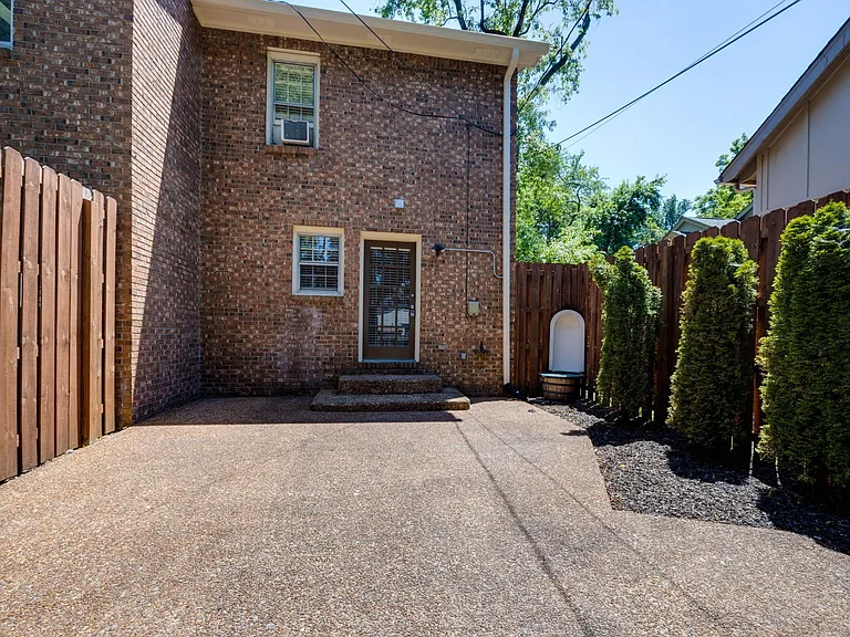 2604 Belcourt Ave #B — Photo 25