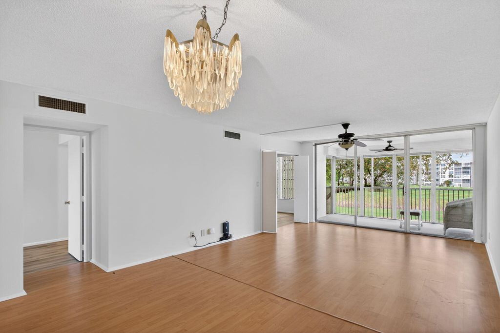 2651 S Palm Aire Drive #302, photo 8