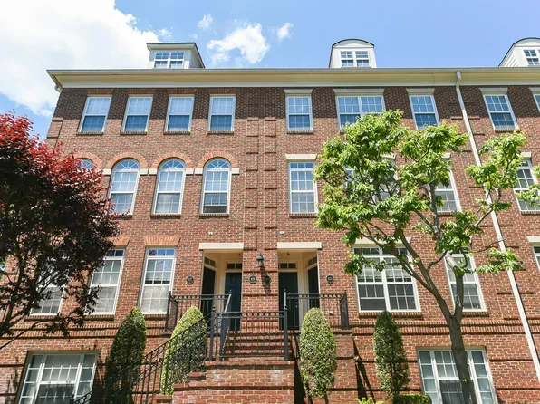 3426 Wilson Blvd, Arlington, VA 22201