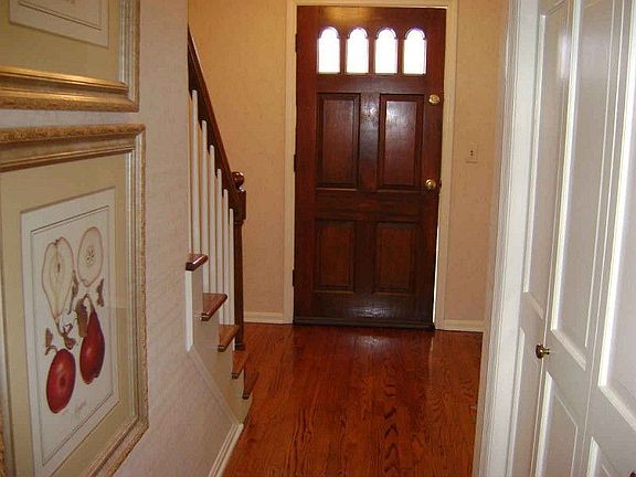 3rd image of 8806 Camellia Dr