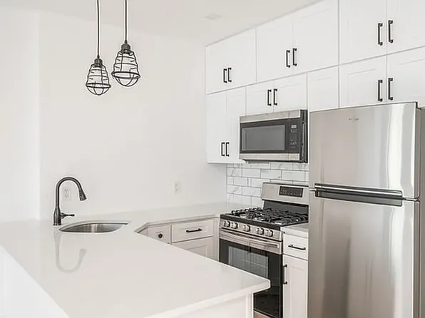 297 Hinsdale Street image 3 of 15