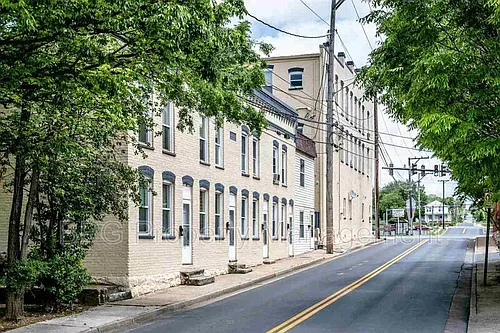 20 W Wolfe St Photo 1