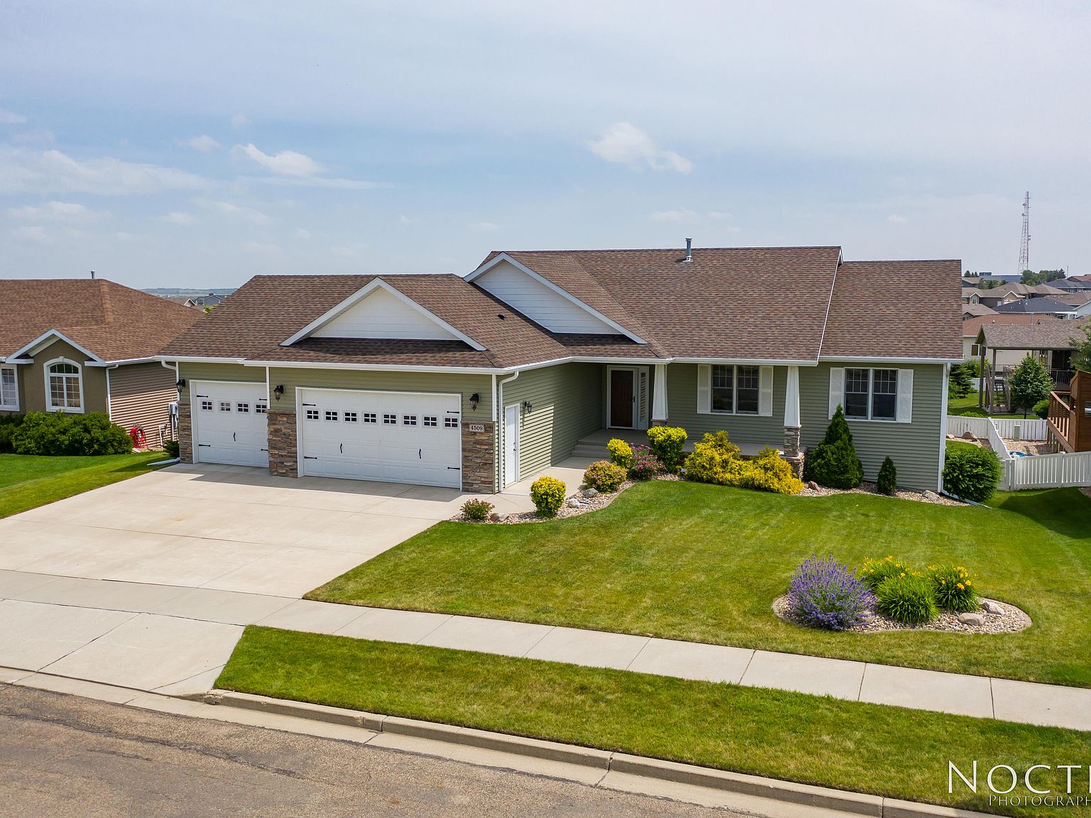 4509 Feldspar Dr, Bismarck, ND 58503 Zillow