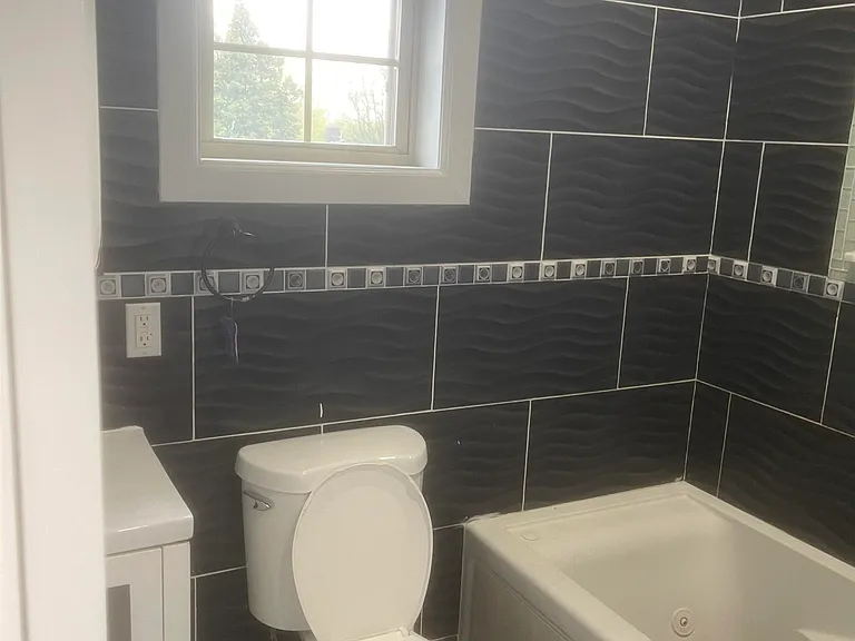 1 Montrose Ave #2 — Photo 14